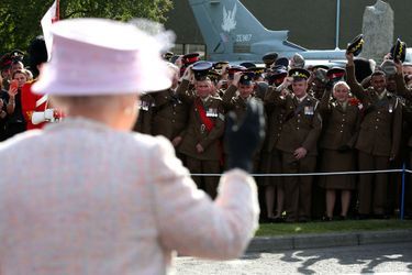 La reine Elizabeth II sur la base militaire de Leuchars en Ecosse, le 28 septembre 2015