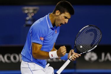 Novak Djokovic célèbre sa victoire, dimanche, à Melbourne.