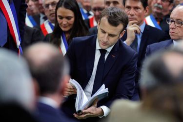 Emmanuel Macron mardi à Grand Bourgtheroulde, dans l&#039;Eure, pour le lancement du grand débat national. 