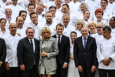 Emmanuel Macron et son épouse Brigitte ont reçu 180 chefs étoilés à l&#039;Elysée.