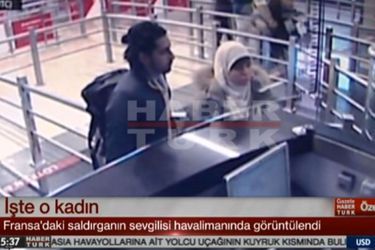 Hayat Boumeddiene à son arrivée en Turquie. A ses côtés, un homme identifié comme Mehdi Sabry Belhoucine.