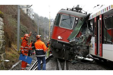 La collision de deux trains jeudi matin en Suisse a fait 17 blessés, a annoncé la police. Les deux trains, l'un en provenance de Winterthur et l'autre de Schaffhausen se sont percutés près de la gare de Neuhausen dans le nord de la Suisse, non loin de la frontière allemande.
