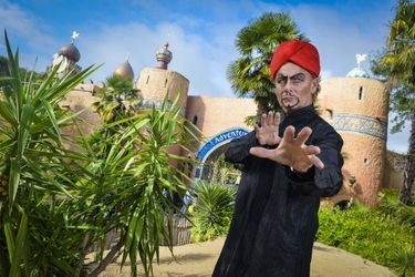 Franck Dubosc devient Jafar le temps d'une journée à Disneyland Paris pour Halloween