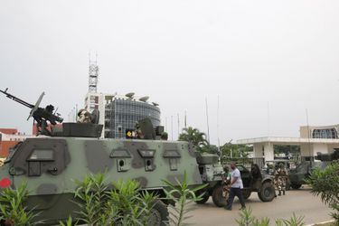 L&#039;armée gabonaise a repris le contrôle de la situation autour du siège de la télévision nationale.
