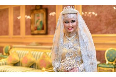 La princesse Hafizah Sururul Bolkiah s&#039;est marié le 23 septembre. La fille du sultan de Brunei a épousé Muhammad Ruzaini, lors d&#039;une cérémonie au palais de Nurul Iman Palace, à Bandar Seri Begawan.