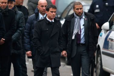 Manuel Valls devant le siège de &quot;Charlie Hebdo&quot;, mercredi 7 janvier 2014. 