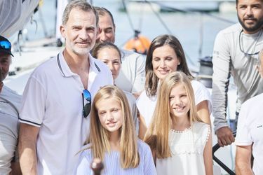 La reine Letizia, le roi Felipe VI d&#039;Espagne et leurs filles Leonor et Sofia à Palma de Majorque le 1er août 2019
