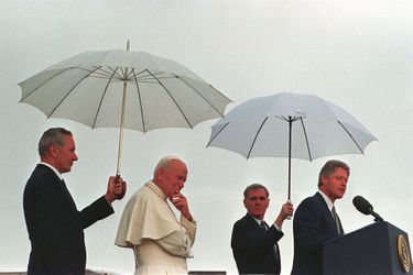 Jean-Paul II et Bill Clinton à Denver, en 1993