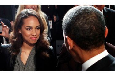 L'équipe de campagne de Barack Obama a publié fin septembre une vidéo dans laquelle la chanteuse  va à la rencontre de femmes à Philadelphie, pour les appeler à voter en faveur du candidat démocrate. "Le président Obama est sensibilisé à la cause des femmes, explique-t-elle: il a été élevé par une femme forte, il a épousé une femme forte et maintenant il élève lui aussi deux femmes fortes. Il nous comprend c'est sûr!, ajoute-t-elle. C'est maintenant à notre tour de le remercier en votant pour le Président Obama en novembre. Nous somme une force puissante! (…) Il est temps de prendre en main notre futur et de prendre part à cette grande et formidable victoire". Alicia Keys avait fait partie des stars qui avaient chanté lors de la cérémonie d'investiture du Démocrate en 2008.