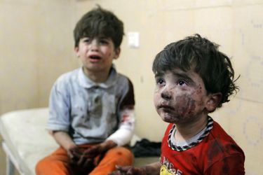 Deux enfants se trouvent à l’hôpital, après ce que les activistes ont décrit comme une attaque des forces loyales au président syrien Bachar El-Assad.   