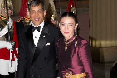 Le prince Maha Vajiralongkorn de Thaïlande et la princesse Srirasmi à Londres, le 18 mai 2012