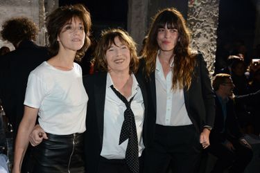 Jane Birkin avec ses deux filles, Charlotte et Lou, en septembre 2016.