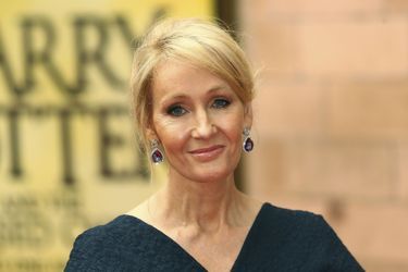 J.K. Rowling avant une représentation d'"Harry Potter et l'enfant maudit", à Londres en juillet dernier. 