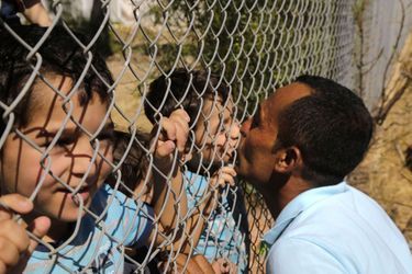Ammar Hammasho et ses trois enfants se sont retrouvés dans le camp de réfugiés de Kokkinotrimithia, à Chypre, le 10 septembre 2017.