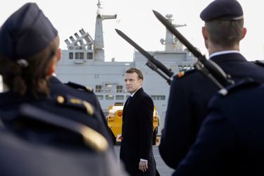 Emmanuel Macron sur la base de la Marine à Toulon le 19 janvier 2018.
