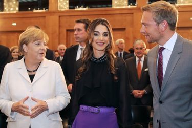La reine Rania de Jordanie avec Angela Merkel et Christian Lindner à Berlin, le 17 septembre 2015