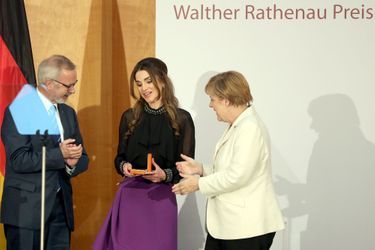 La reine Rania de Jordanie avec Angela Merkel et Werner Hoyer à Berlin, le 17 septembre 2015