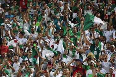 La joie des supporters algériens au coup de sifflet final.