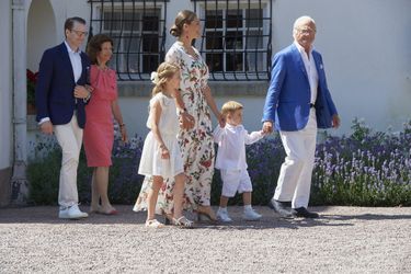 Les princesses Victoria et Estelle, les princes Daniel et Oscar, la reine Silvia et le roi Carl XVI Gustaf de Suède au château de Solliden sur l&#039;île d&#039;Öland, le 14 juillet 2019