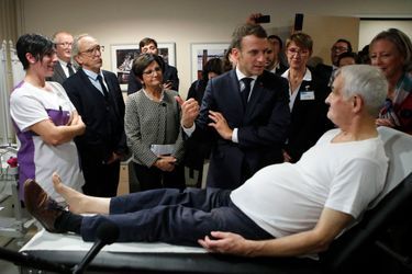 Emmanuel Macron a visité un EPHAD (établissement d&#039;hébergement pour personnes âgées dépendantes) à Rozoy-sur-Serre (Aisne),