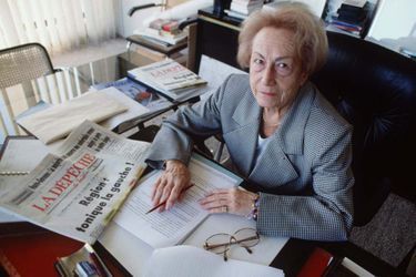 Evelyne Baylet dans son bureau de "La Dépêche du Midi" en 1994.