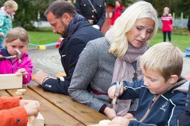 La princesse Mette-Marit et le prince Haakon de Norvège à Nannestad, le 16 septembre 2015