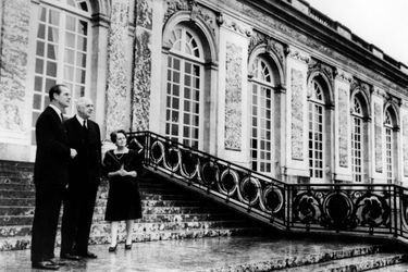 Le prince Philip avec le président Charles de Gaulle au château de Versailles, le 19 décembre 1966