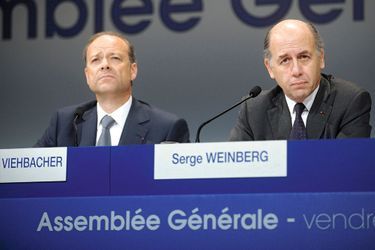 Chris Viehbacher, directeur général du géant français de la pharmacie et Serge Weinberg, le président du conseil d’administration.