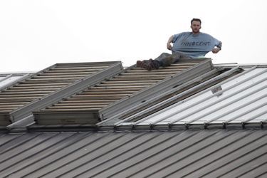 Un détenu manifeste sur le toit de la prison de Manchester