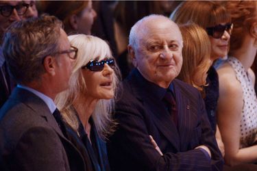Pierre Bergé et Anna Wintour (à droite) en octobre 2012 à Paris pour la collection de prêt-à-porter printemps été 2013.