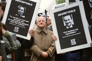Lors d'une manifestation pour le Pacs, en octobre 1998. 