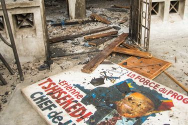 Le 20 septembre 2016 à Kinshasa, les restes du siège de l&#039;UDPS incendié dans la nuit
