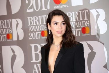 Dua Lipa aux Brit Awards 2017.