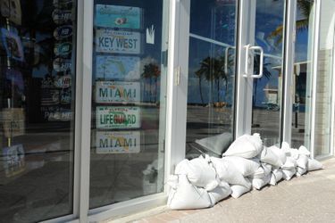 En Floride, les habitants se préparent au passage d'Irma.