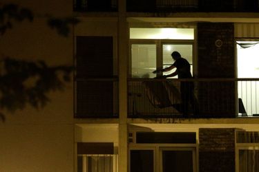 La police scientifique inspecte l&#039;appartement d&#039;un des suspects, à Boussy-Saint-Antoine (Essonne).