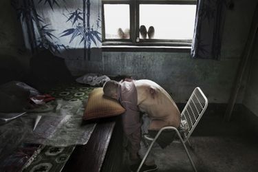 A Xiakang, le nombre de cancers a explosé. Wang, 64 ans, malade, doit dormir assis. Il est mort peu de temps après le passage de Lu Guang en juillet 2005.