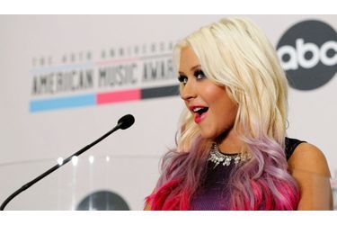 Présentation, faite avec le sourire par Christina Aguilera, des nominés de 40e American Music Awards. La cérémonie aura lieu le 18 novembre prochain.
