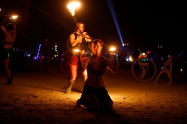 Le festival Burning Man a lieu dans le désert du Nevada.