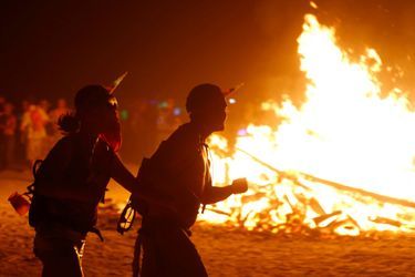 Le festival Burning Man a lieu dans le désert du Nevada.