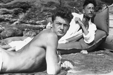 L&#039;acteur Jean Marais (1913-1998) et son compagnon l&#039;artiste Jean Cocteau (1889-1963).
