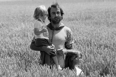 1978 : le chanteur Michel Delpech (1946-2016) avec son fils Barthélémy et sa fille Garance.