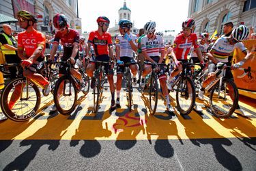 Sur la ligne de départ samedi à Bruxelles : Geraint Thomas, le vainqueur du Tour 2018, est le deuxième en partant de la gauche.