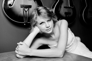 Taylor Swift pose pour Match à Nashville, août 2010