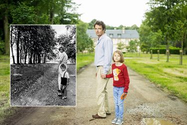 Devant le manoir du Breuil, Denis et sa fille, Joyce, 7 ans, dans un remake de la scène qu’il jouait avec sa mère, Françoise Sagan.