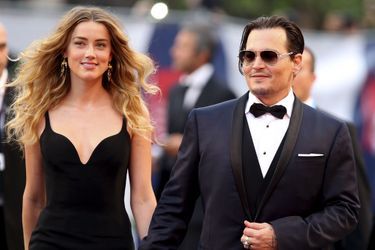 Johnny Depp et Amber Heard illuminent le red carpet, à Venise, le 4 septembre 2015