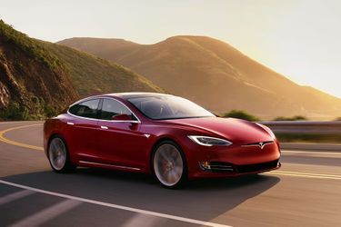 La Tesla Model S P100D revendique un 0 à 100 km/h en 2,7 secondes.