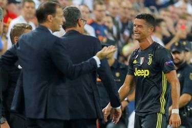 Cristiano Ronaldo en larmes après son expulsion.