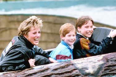Lady Diana avec ses fils les princes William et Harry le 13 avril 1993