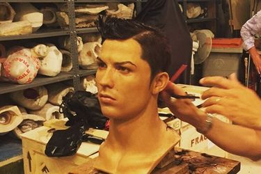 Le train de vie luxueux de Cristiano Ronaldo du Real Madrid : sa statue en cire en pleine préparation. 