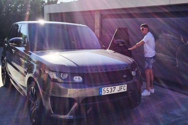 Le train de vie luxueux de Cristiano Ronaldo du Real Madrid : son Land Rover.